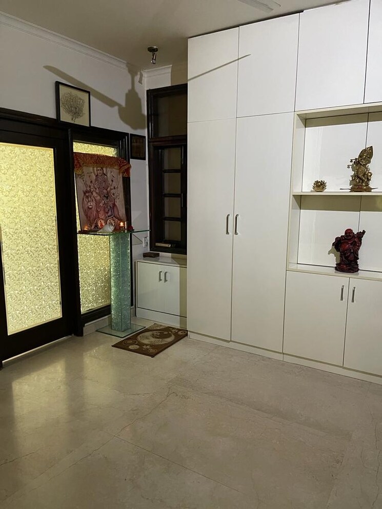 Master Bedroom, greater kailash i 4 Bedroom 3900 Sq.Ft. Builder Floor In Greater Kailash I Delhi 9467020