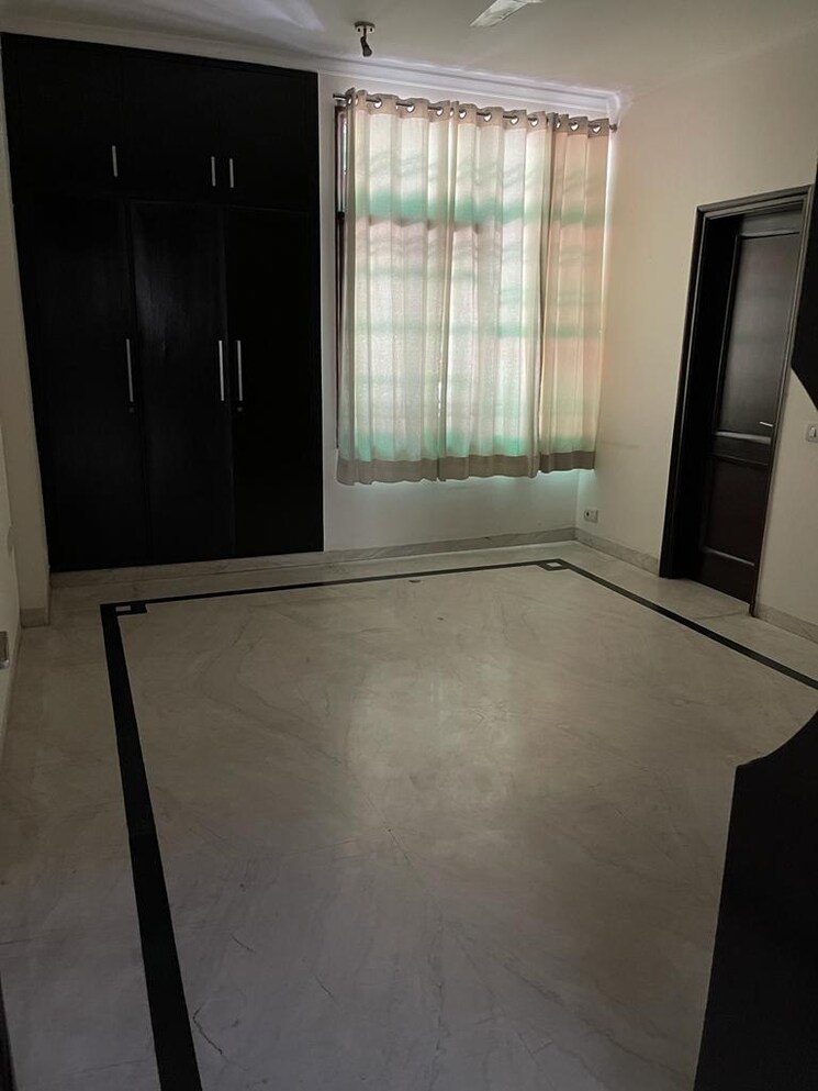 Bedroom, greater kailash i 4 Bedroom 3900 Sq.Ft. Builder Floor In Greater Kailash I Delhi 9467020