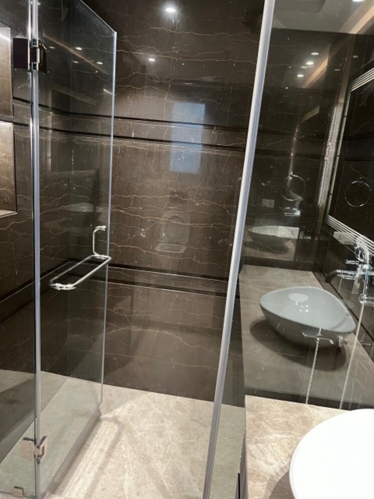 Attached Bathroom, kalkaji 3 Bedroom 2400 Sq.Ft. Builder Floor In Kalkaji Delhi 9467021