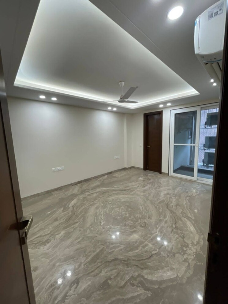 Master Bedroom, kalkaji 3 Bedroom 2400 Sq.Ft. Builder Floor In Kalkaji Delhi 9467021