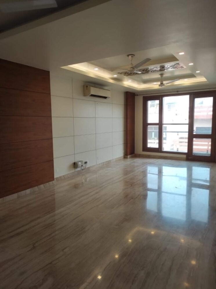 Living Room, chittaranjan park 3 Bedroom 1700 Sq.Ft. Builder Floor In Chittaranjan Park Delhi 9467022