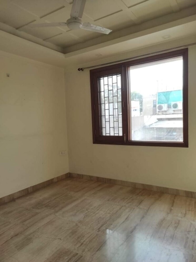 Master Bedroom, chittaranjan park 3 Bedroom 1700 Sq.Ft. Builder Floor In Chittaranjan Park Delhi 9467022