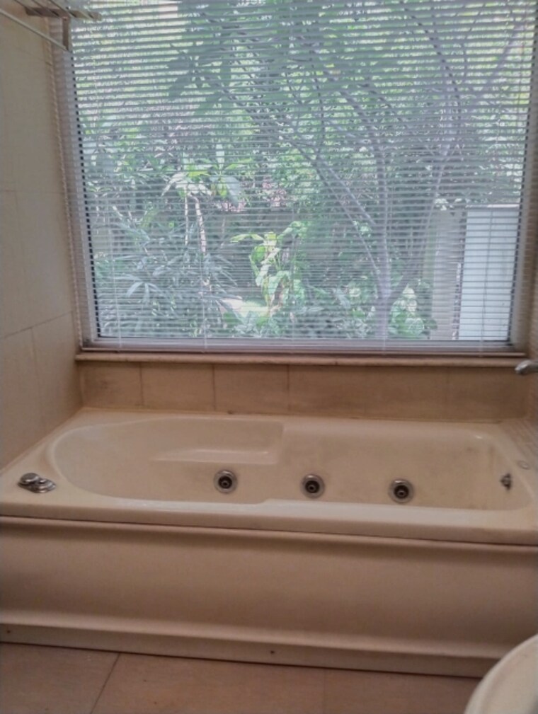 Attached Bathroom, greater kailash ii 3.5 Bedroom 3780 Sq.Ft. Builder Floor In Greater Kailash ii Delhi 9467023