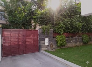 3.5 BHK Builder Floor – Garden View at Greater Kailash ii - for Rent