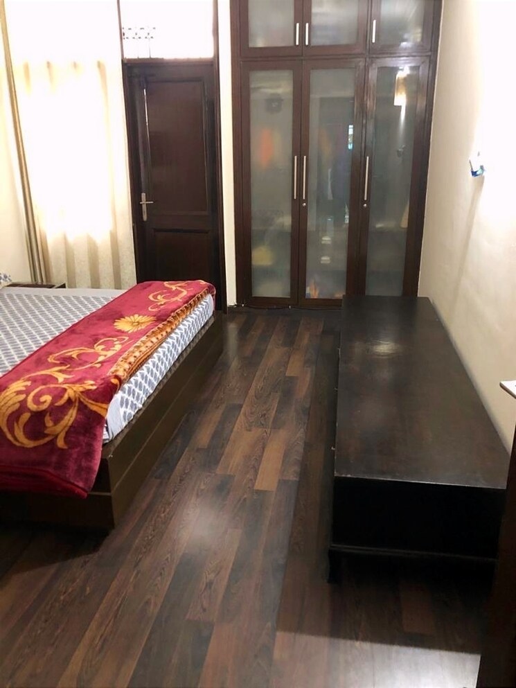 Master Bedroom, greater kailash i 4 Bedroom 3900 Sq.Ft. Builder Floor In Greater Kailash I Delhi 9467020
