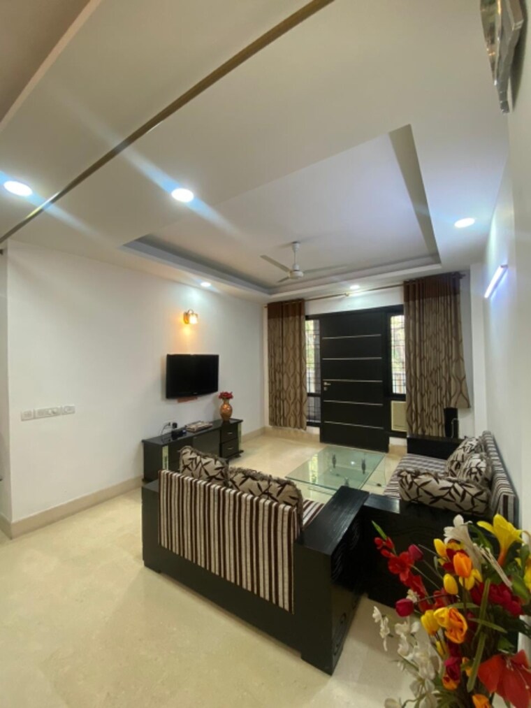 Living Room, east of kailash 3 Bedroom 2000 Sq.Ft. Builder Floor In East Of Kailash Delhi 9467026