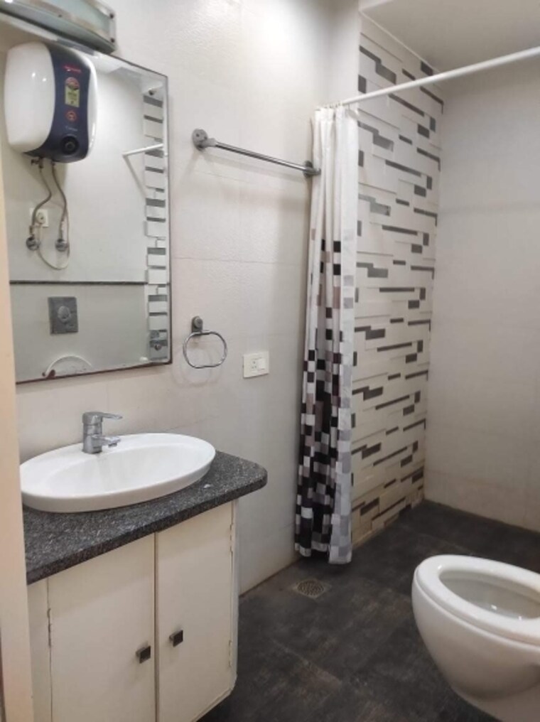 Attached Bathroom, kailash colony 3 Bedroom 1750 Sq.Ft. Builder Floor In Kailash Colony Delhi 9467027