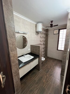 Attached Bathroom in 3 BHK Builder Floor at Kailash Colony – for Rent