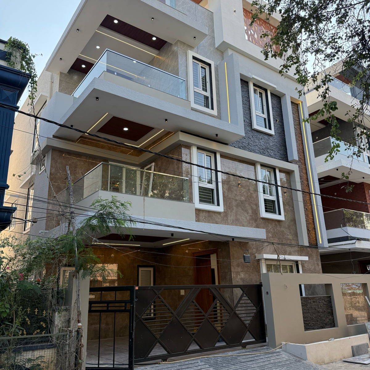 5 BHK + Pooja Room Villa For Sale in Madhavapuri Sainikpuri 