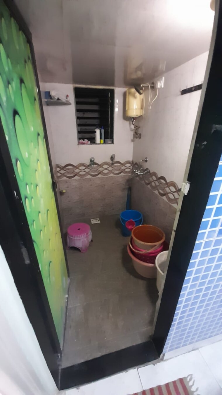 Bathroom, shiv-srushti-chs-kalwa 1 Bedroom 585 Sq.Ft. Apartment In Kalwa Thane 9467034