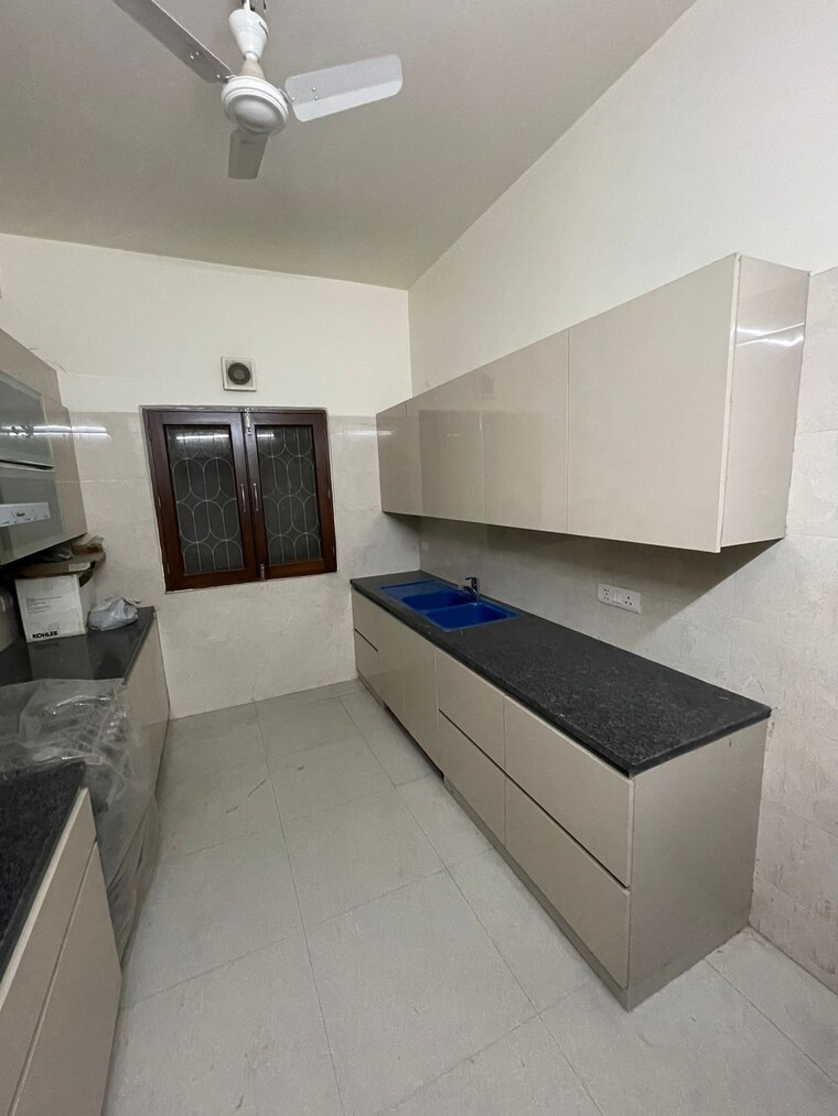 Kitchen, green park extension 5 Bedroom 3000 Sq.Ft. Builder Floor In Green Park Extension Delhi 9467035