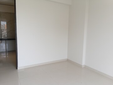 Room in 2.5 BHK Apartment at Bharat Arize, Goregaon West – for Rent