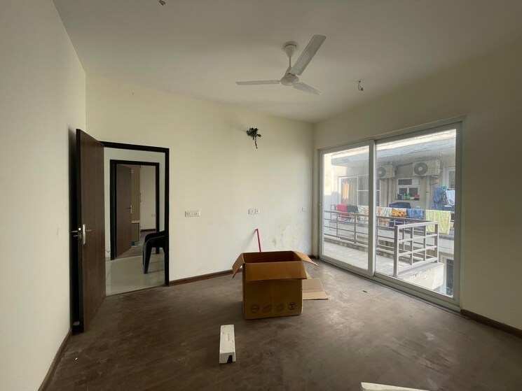 Living Room, bptp-amstoria 3 Bedroom 2229 Sq.Ft. Builder Floor In Sector 102 Gurgaon 9467044