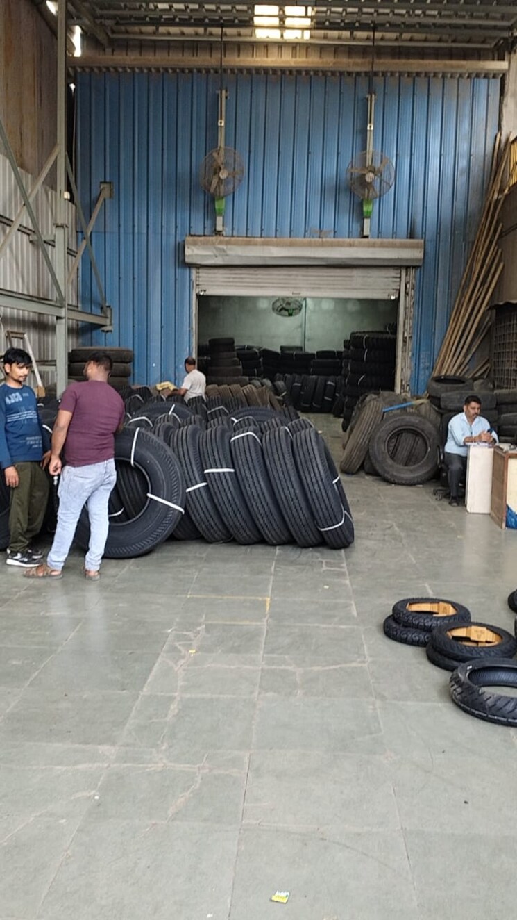  Parking, bhumi-world-sky Commercial Warehouse 6000 Sq.Yd. In Ranjnoli Thane 9467047