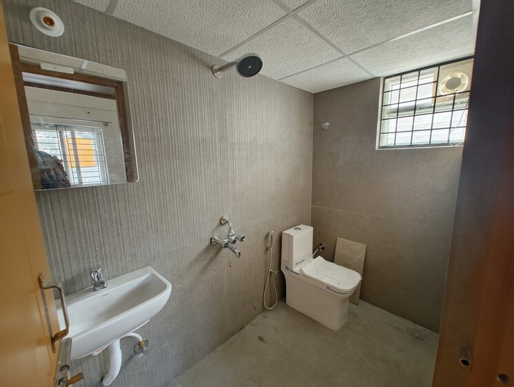 Bathroom, dwaraka-apartments-indiranagar 2 Bedroom 1250 Sq.Ft. Apartment In Indiranagar Bangalore 9467056