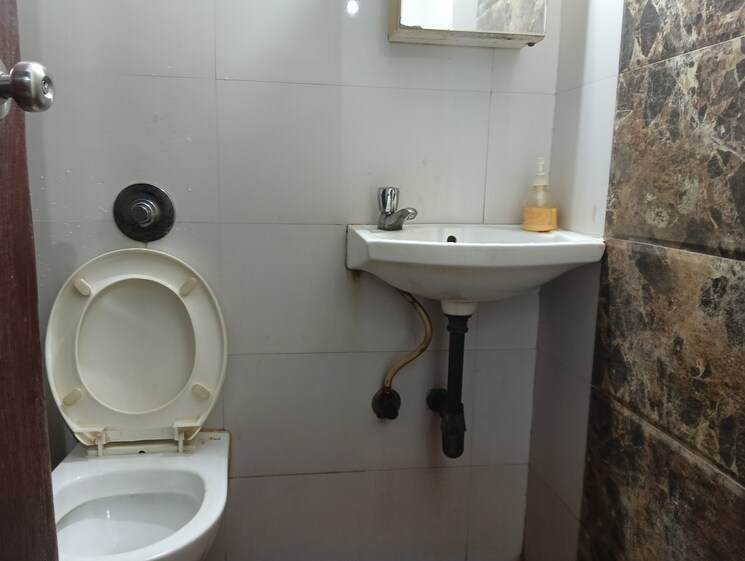 Bathroom, bhoomi-classic 1 Bedroom 400 Sq.Ft. Apartment In Malad West Mumbai 9467059