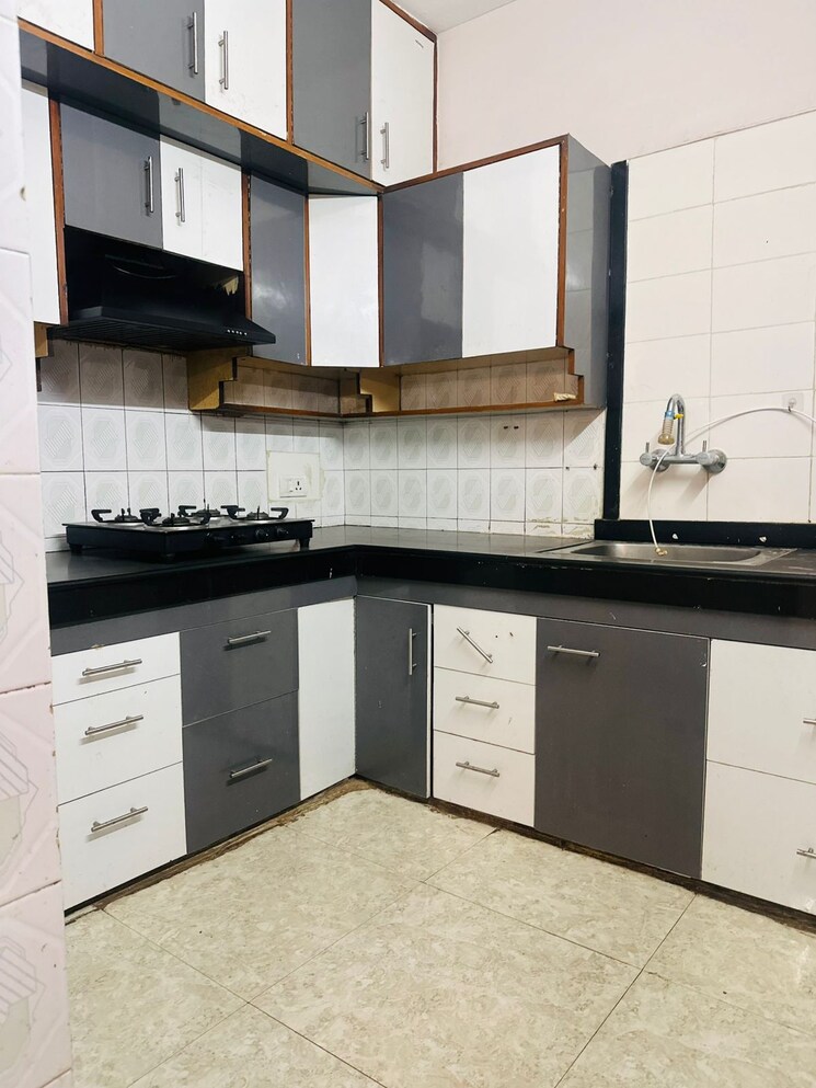 Kitchen, unitech-uniworld-gardens-2 2 Bedroom 1265 Sq.Ft. Apartment In Sector 47 Gurgaon 9467064