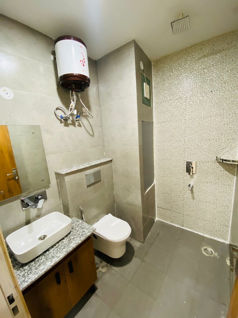 Bathroom, sector 31 Studio 653 Sq.Ft. Builder Floor In Sector 31 Gurgaon 9467066
