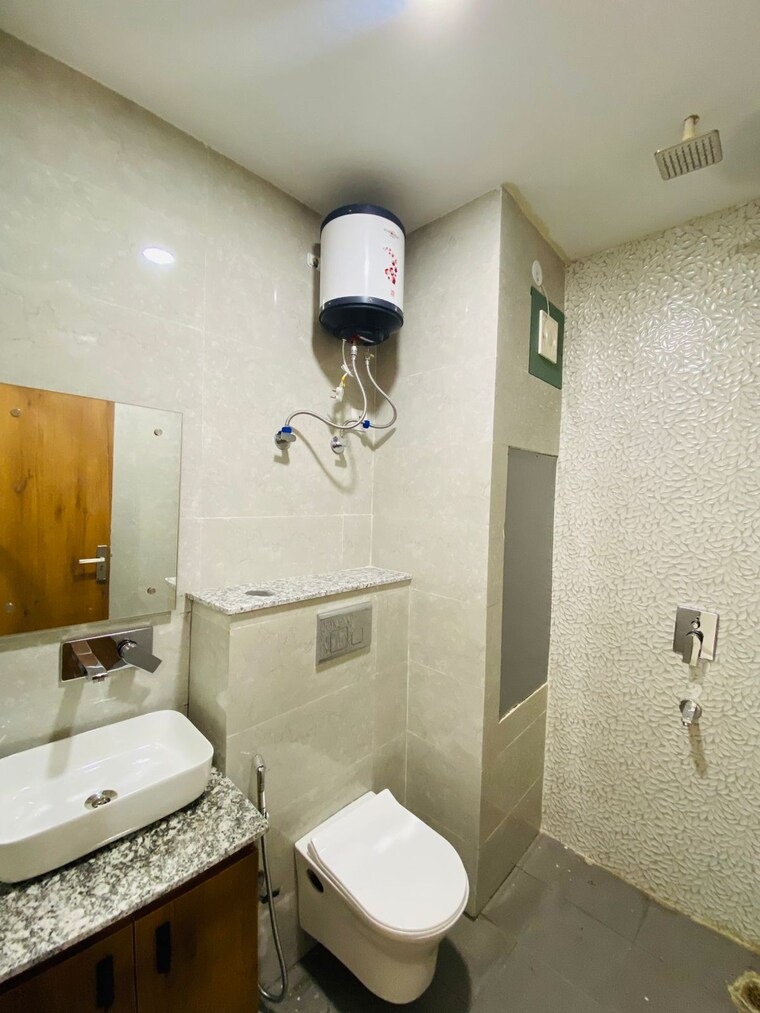 Bathroom, sector 31 Studio 653 Sq.Ft. Builder Floor In Sector 31 Gurgaon 9467066