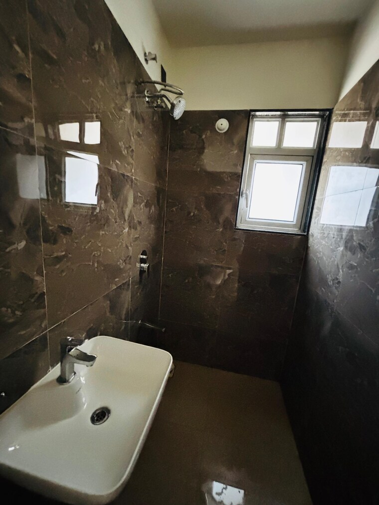 Bathroom, vtp-beaumonde 2 Bedroom 749 Sq.Ft. Apartment In Kharadi Pune 9467075