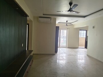 Room in 3 BHK Apartment at SV Towers Koramangala, Koramangala – for Rent