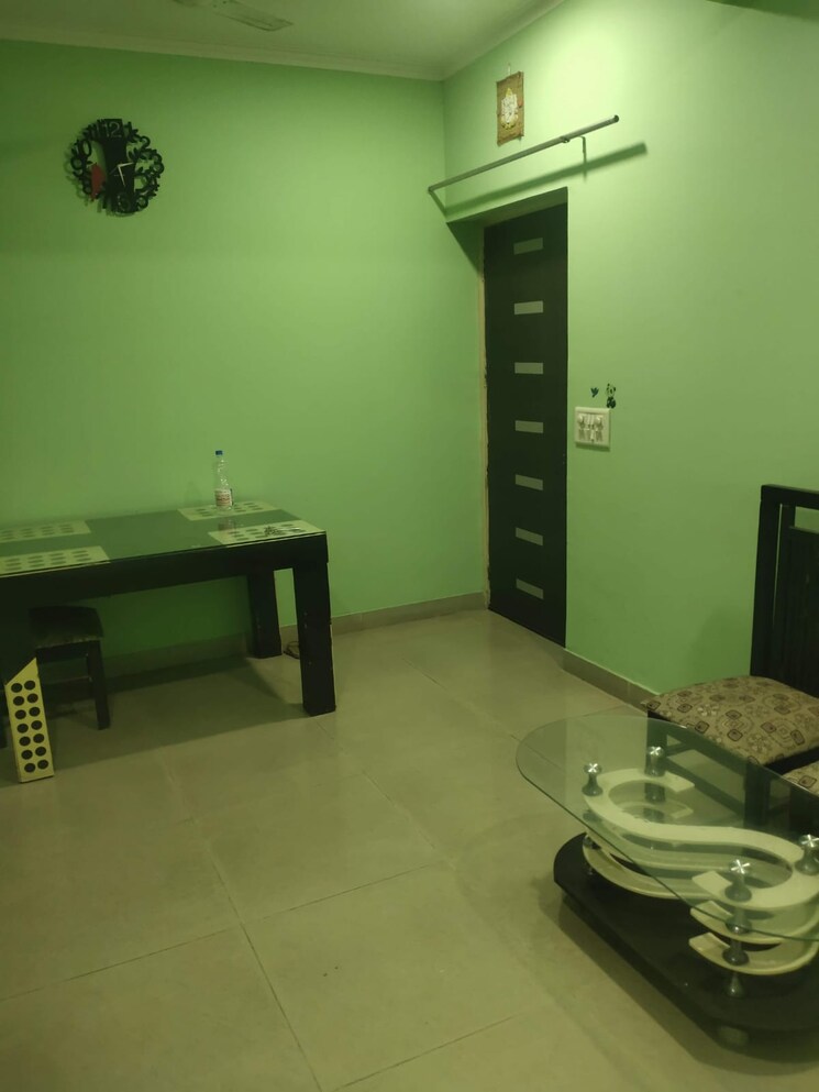 Living Room, gaur-city-2-14th-avenue 2 Bedroom 614 Sq.Ft. Apartment In Sector 16c Greater Noida Greater Noida 9467080