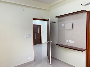 Room in 2 BHK Builder Floor at Kondapur – for Rent