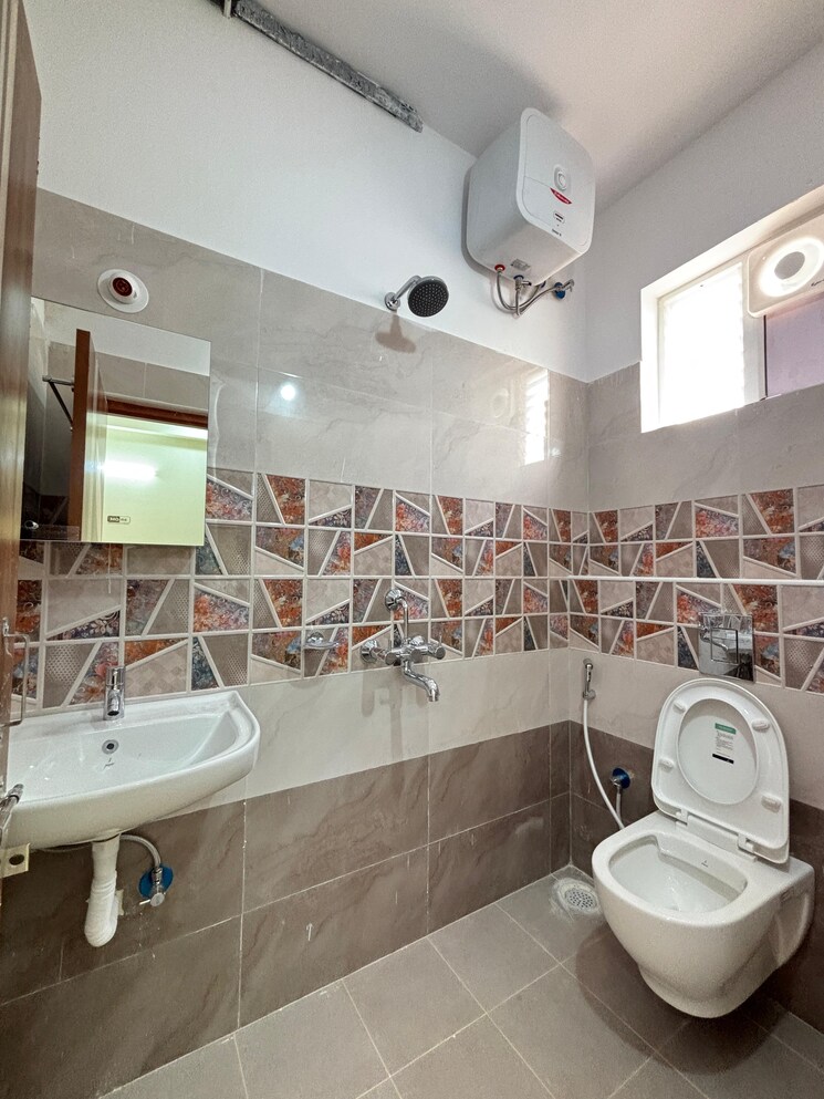 Bathroom, kondapur 2 Bedroom 1400 Sq.Ft. Builder Floor In Kondapur Hyderabad 9467084