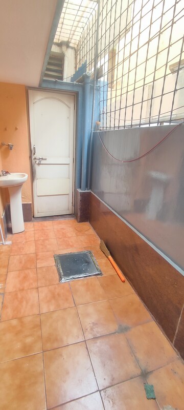 Furnished Amenities in 2 BHK Builder Floor at Btm Layout Stage 2 – for Rent