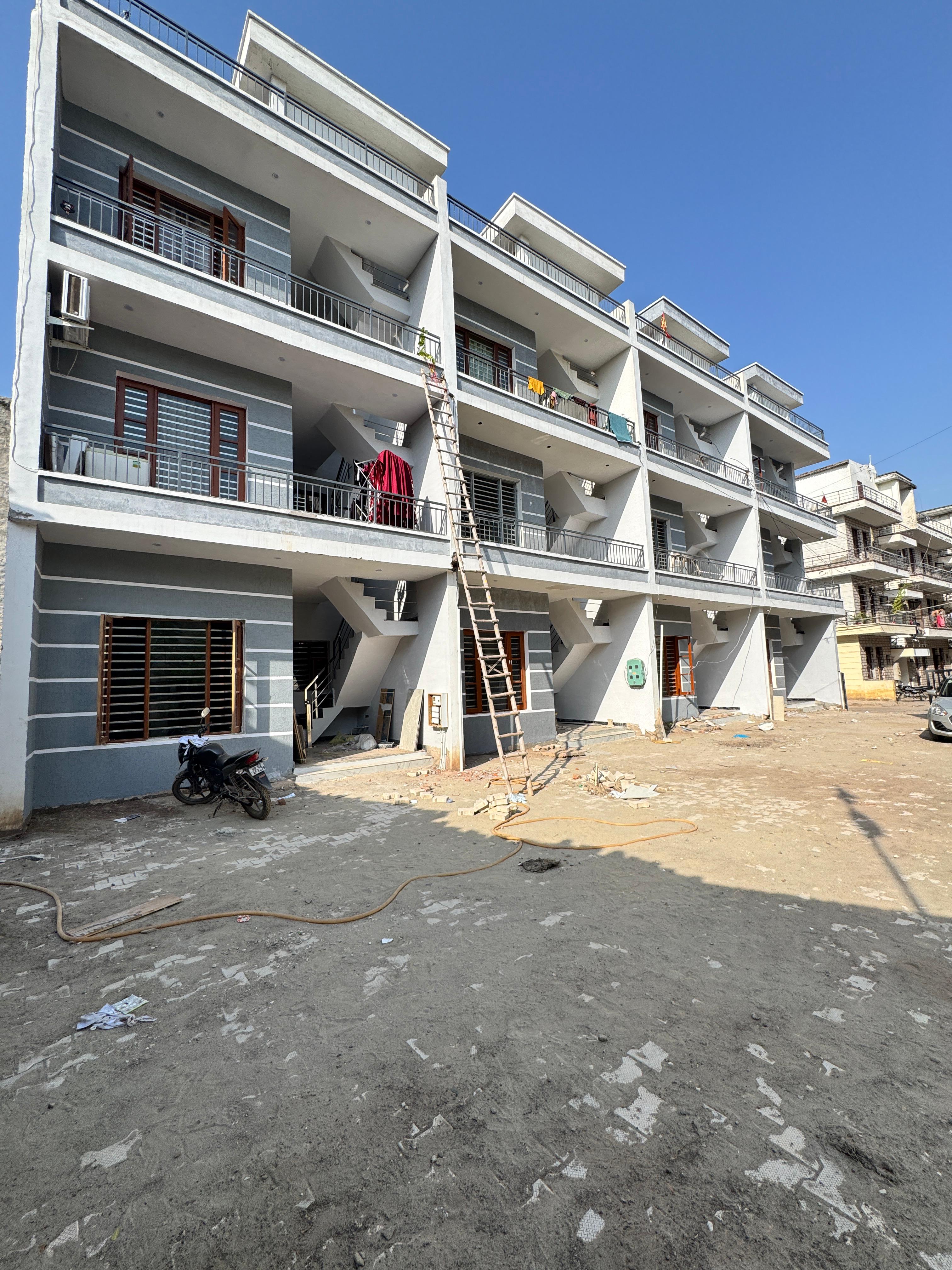 2 BHK Builder Floor For Sale in Shivalik Green 