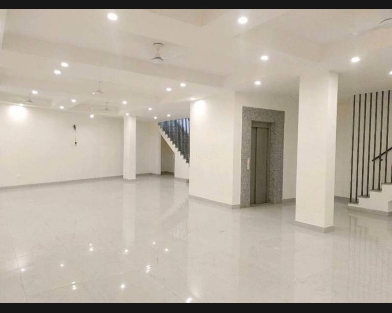 4 BHK + Servant Room Apartment For Sale in Central Park Resorts