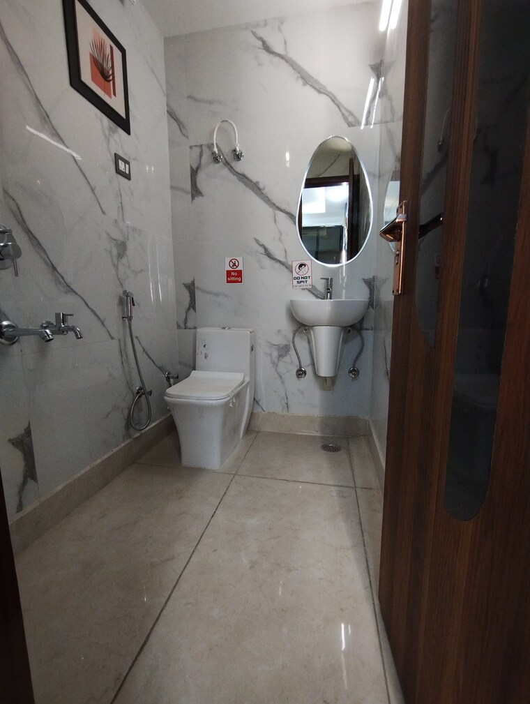 Bathroom, uttam nagar 2 Bedroom 600 Sq.Ft. Builder Floor In Uttam Nagar Delhi 9467122