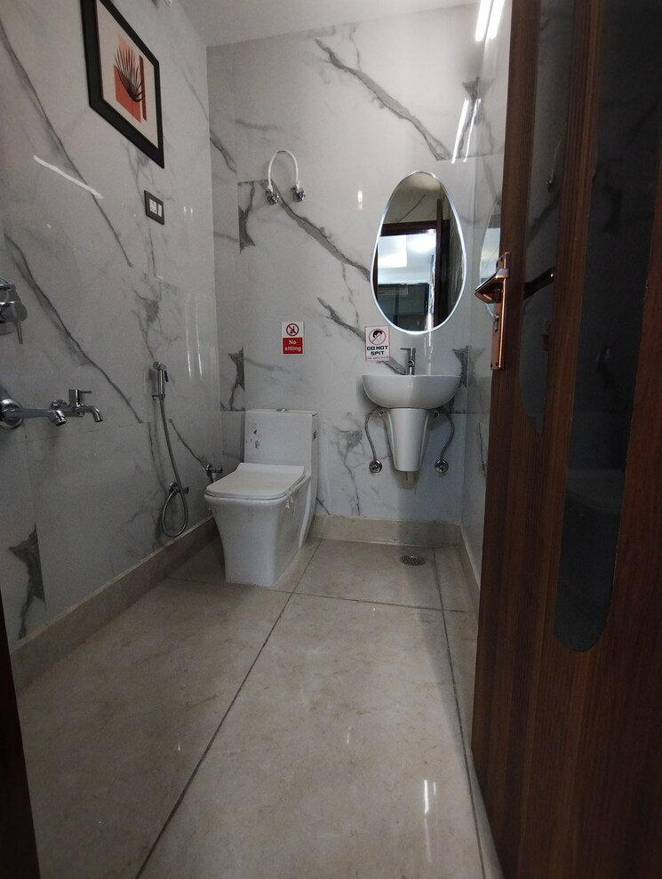 Bathroom, uttam nagar 2 Bedroom 600 Sq.Ft. Builder Floor In Uttam Nagar Delhi 9467122