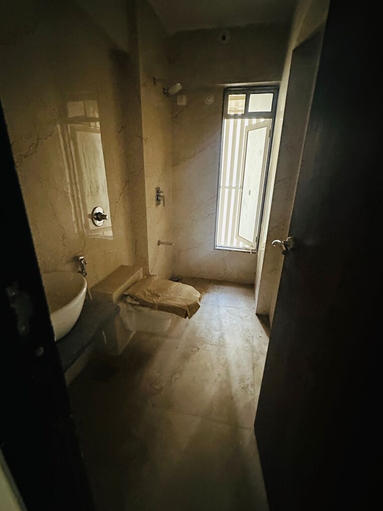 Bathroom, majestic-hari-om 2 Bedroom 750 Sq.Ft. Apartment In Chembur Mumbai 9467134