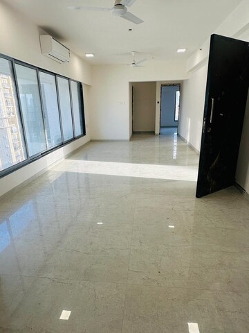 Room in 3 BHK Apartment at Shubham Trident, Chembur – for Rent