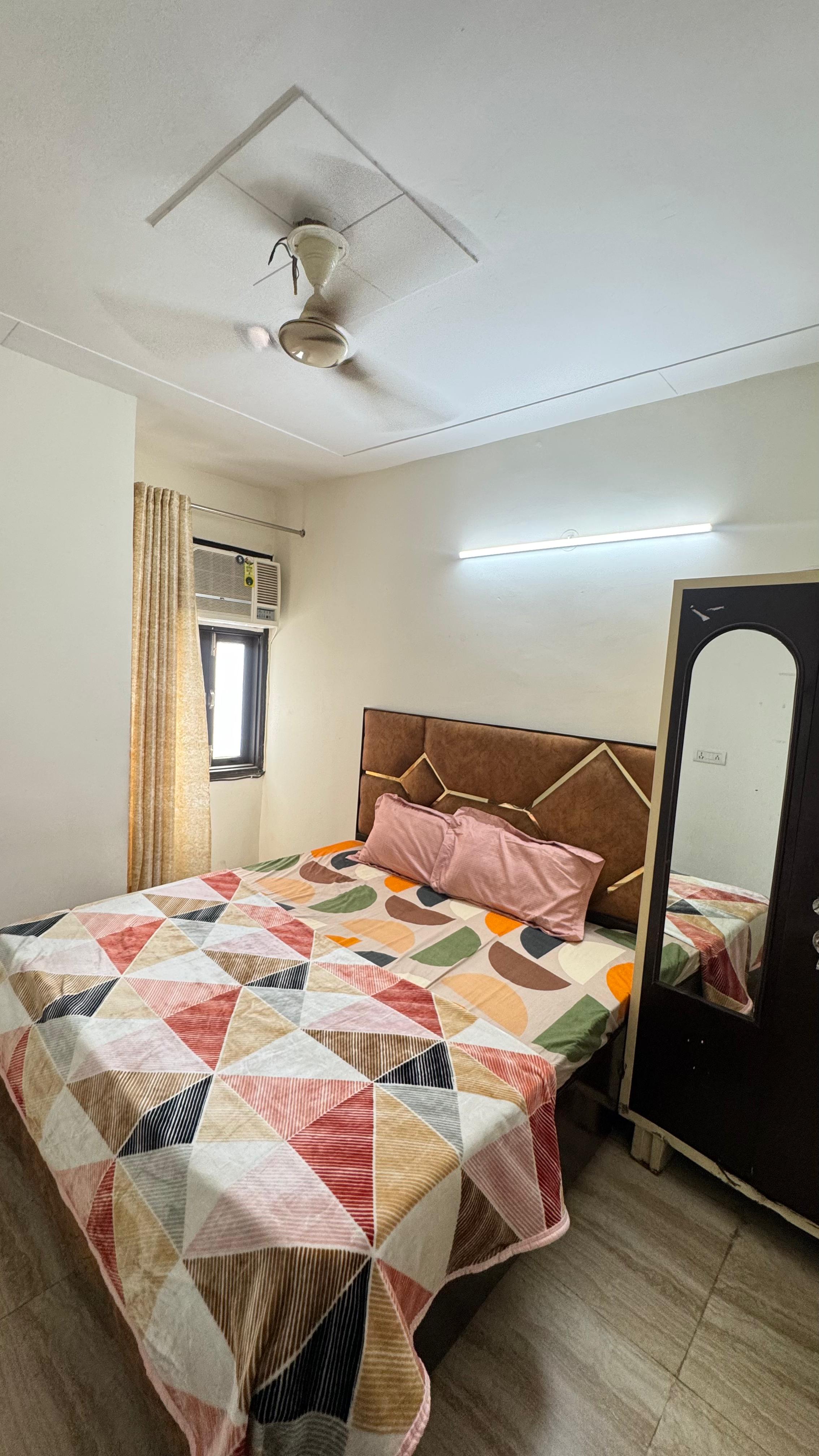 2 BHK Builder Floor For Rent in Chattarpur