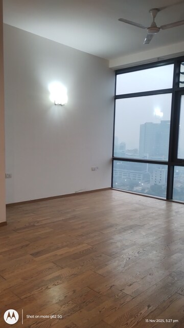 Room in 4 BHK Apartment at Ireo The Grand Arch, Sector 58 – for Rent