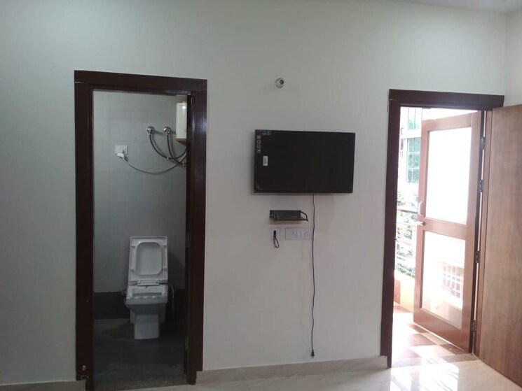 Room, sector 40 2 Bedroom 1289 Sq.Ft. Builder Floor In Sector 40 Gurgaon 9467162