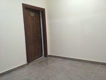 Room in 2 BHK Builder Floor at Sector 40 – for Rent