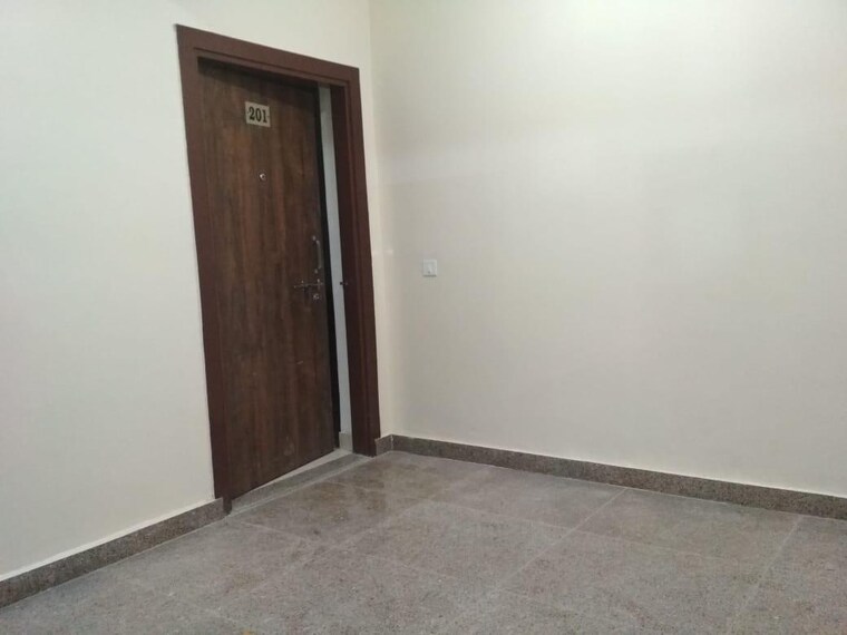 Room, sector 40 2 Bedroom 1289 Sq.Ft. Builder Floor In Sector 40 Gurgaon 9467162