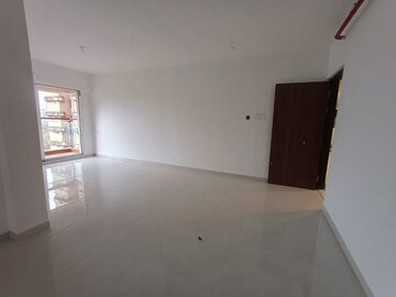 Room in 3 BHK Apartment at Vaibhavlaxmi Queens Avenue, Chembur – for Rent