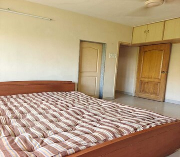 Bedroom in 2 BHK Apartment at Parel – for Rent