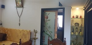 Furnished Amenities in 1 BHK Apartment at Karltopon Apartment, Santacruz East – for Sale