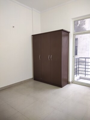 Furnished Amenities in 3 BHK Apartment at Assotech Windsor Court, Sector 78 – for Rent