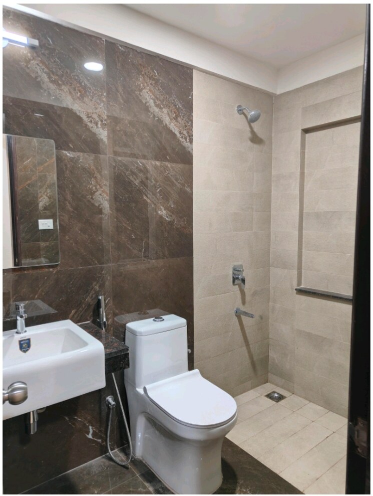Bathroom, indiabulls-one-indiabulls 2 Bedroom 806 Sq.Ft. Apartment In Pokhran Road No Two Thane 9467271