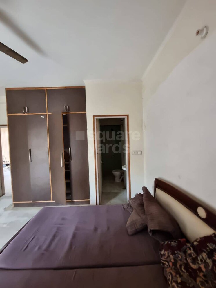 Room, sector 47 2 Bedroom 2100 Sq.Ft. Builder Floor In Sector 47 Noida 9467277