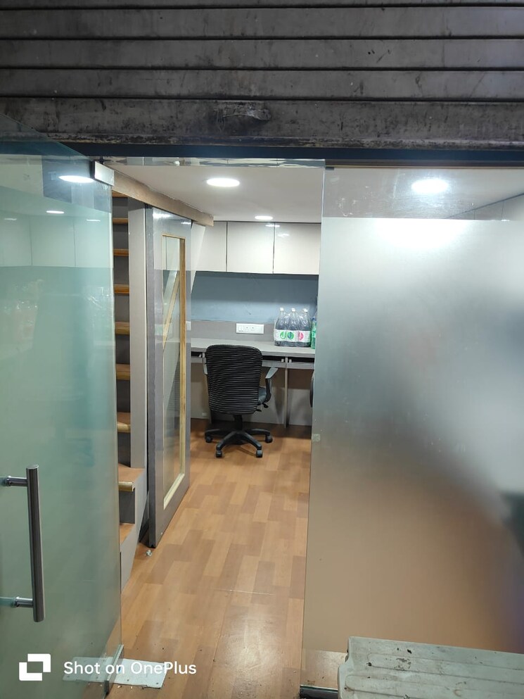 Parking, vashi sector 30a Commercial Office Space 250 Sq.Ft. In Vashi Sector 30a Navi Mumbai 9467315