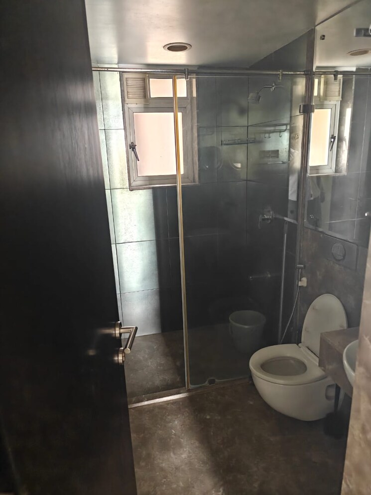 Bathroom, ariisto-sapphire 3 Bedroom 1250 Sq.Ft. Apartment In Santacruz West Mumbai 9467318