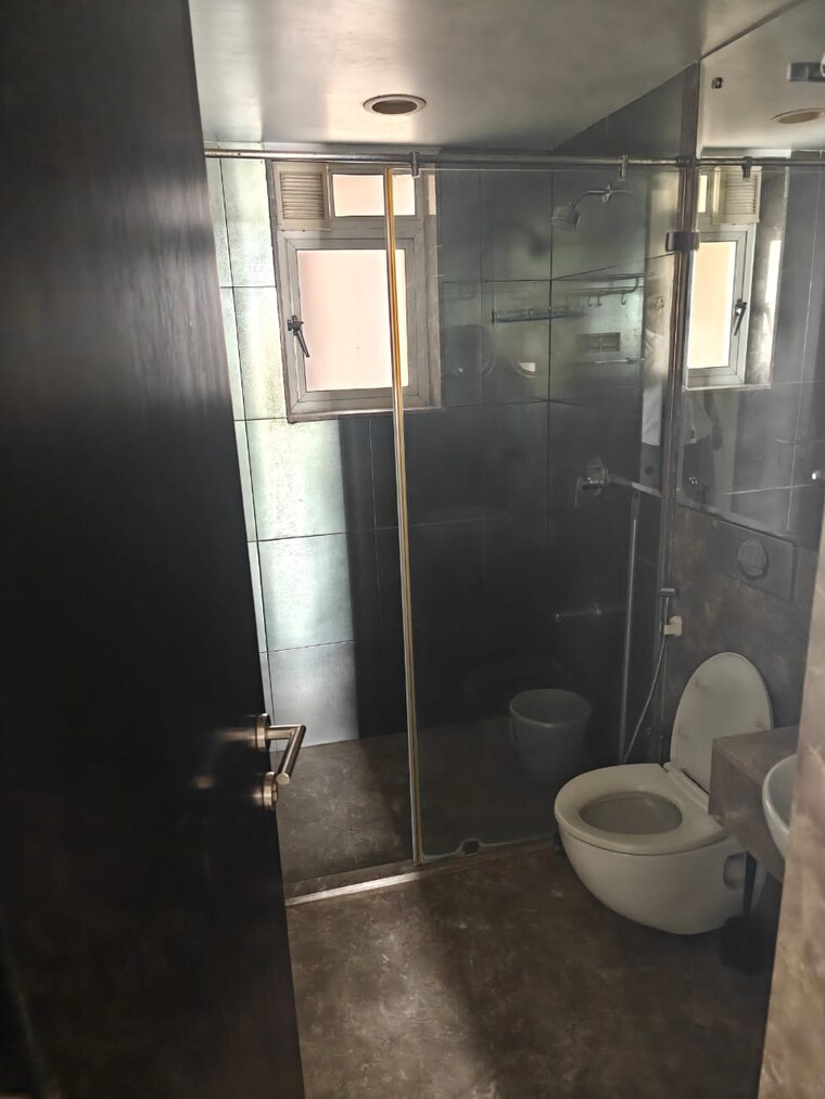 Bathroom, ariisto-sapphire 3 Bedroom 1250 Sq.Ft. Apartment In Santacruz West Mumbai 9467318