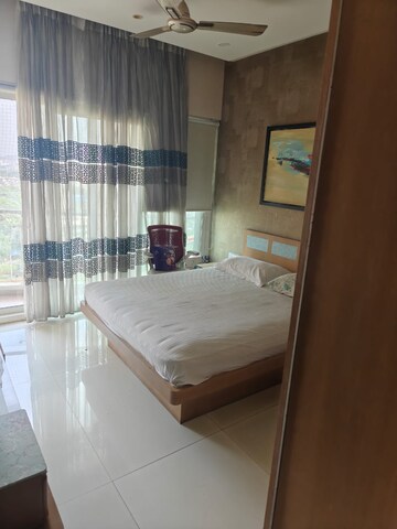 Bathroom in 3 BHK Apartment at Ariisto Sapphire, Santacruz West – for Rent